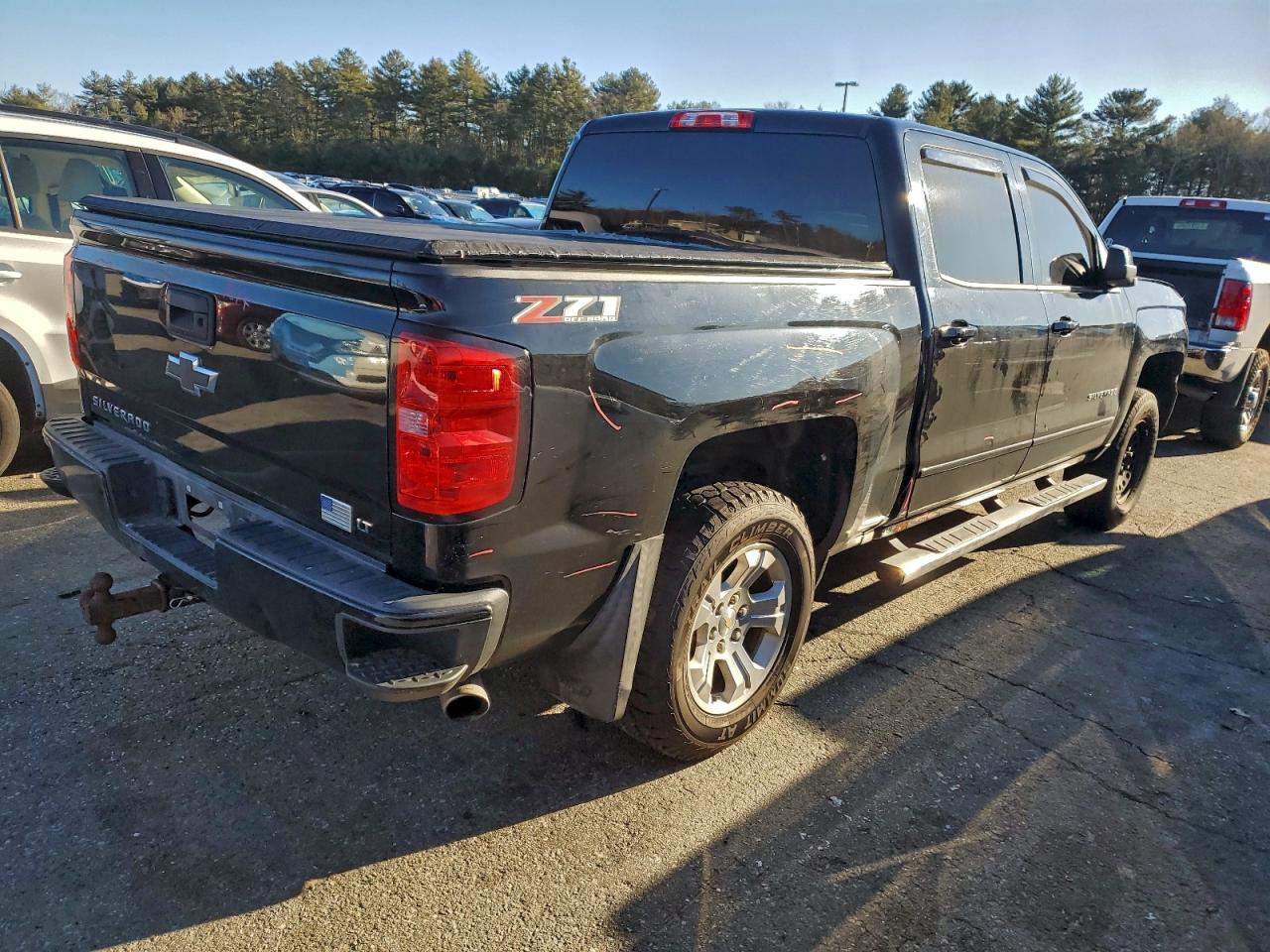 2018 CHEVROLET SILVERADO K1500 LT photo 3