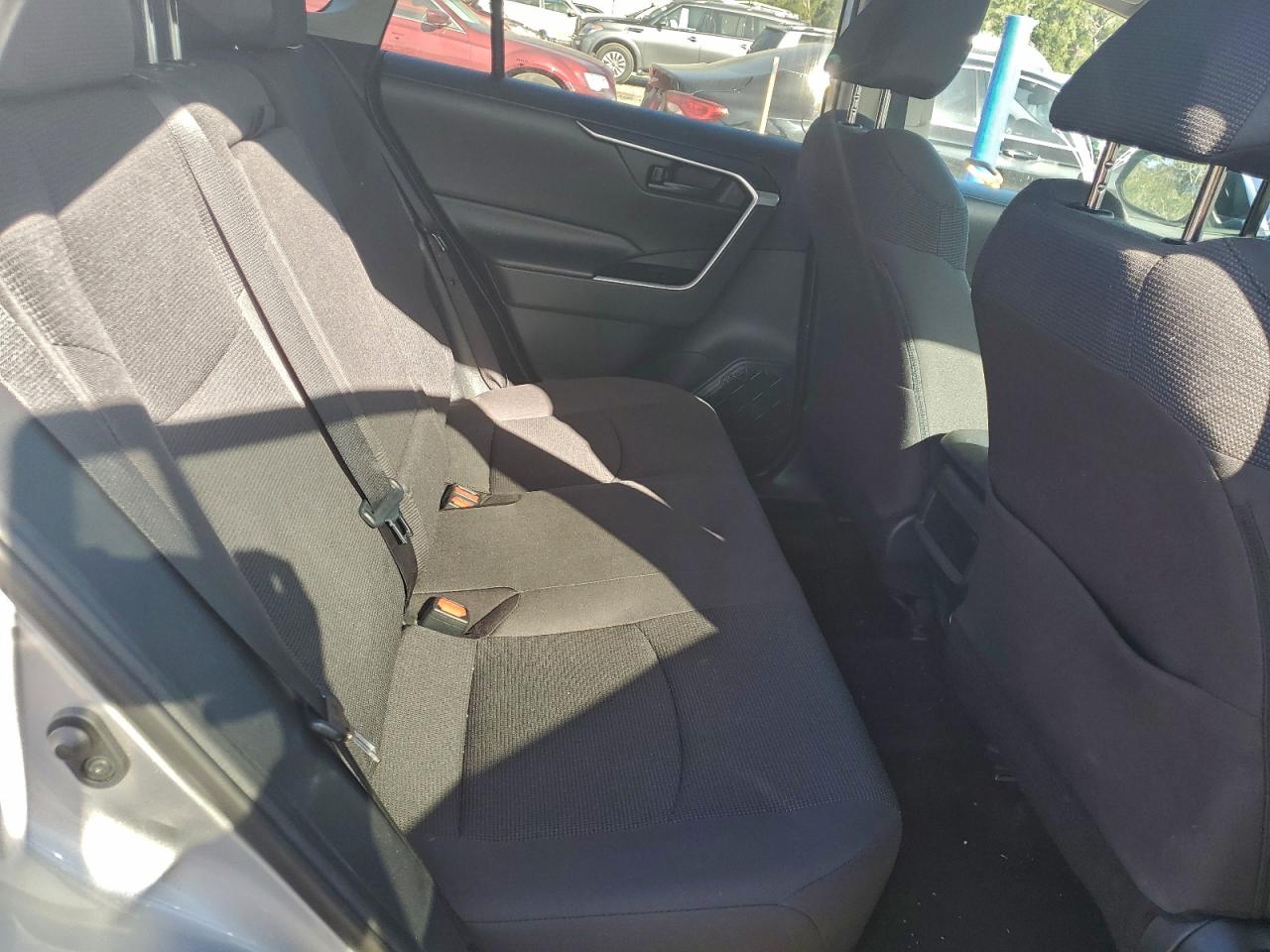 2019 TOYOTA RAV4 LE photo 11