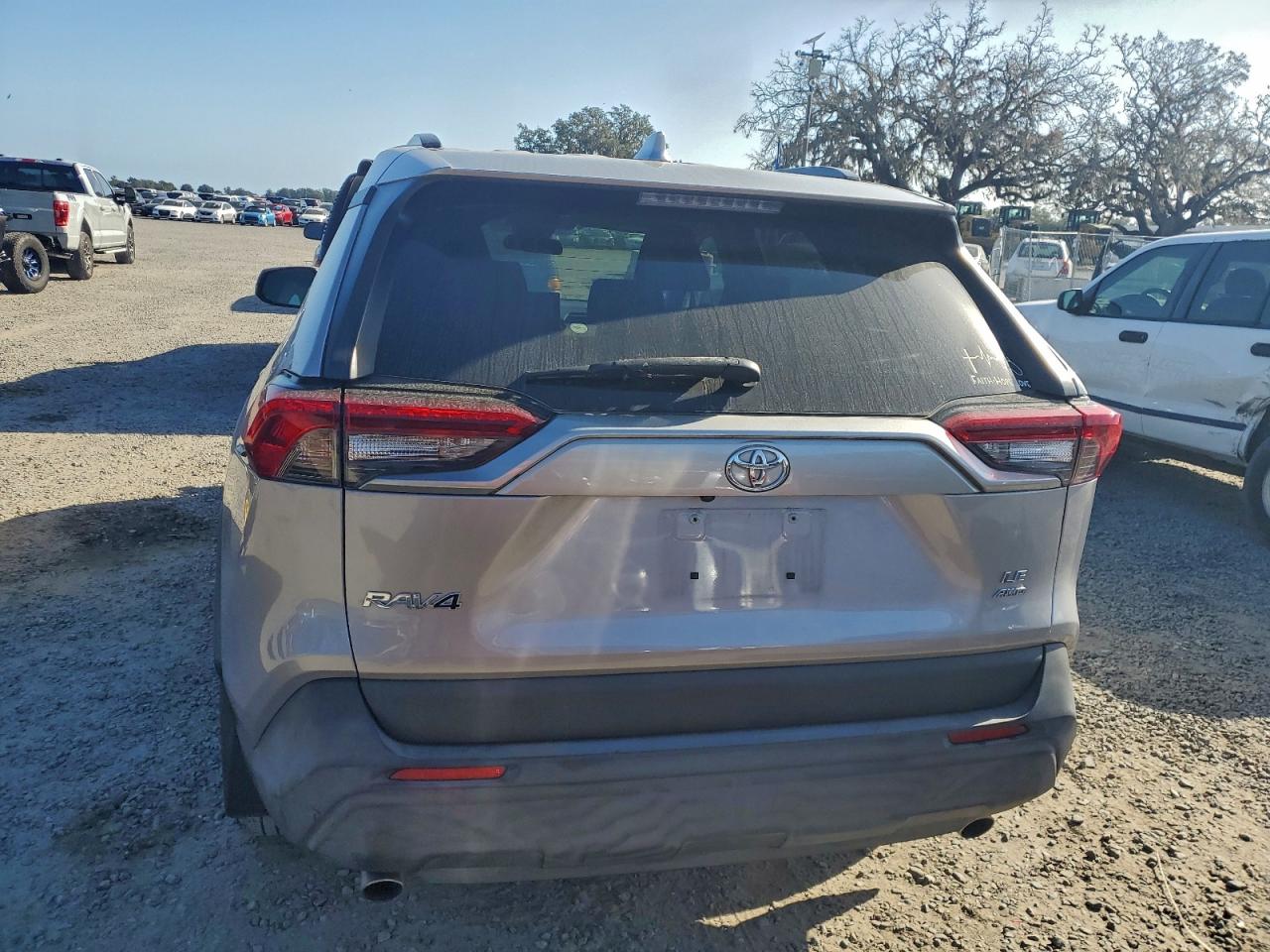 2019 TOYOTA RAV4 LE photo 6