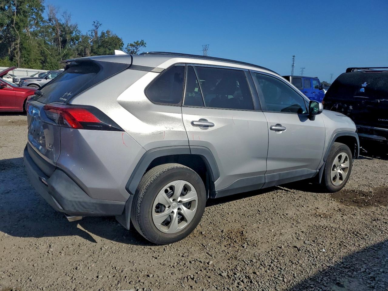 2019 TOYOTA RAV4 LE photo 3