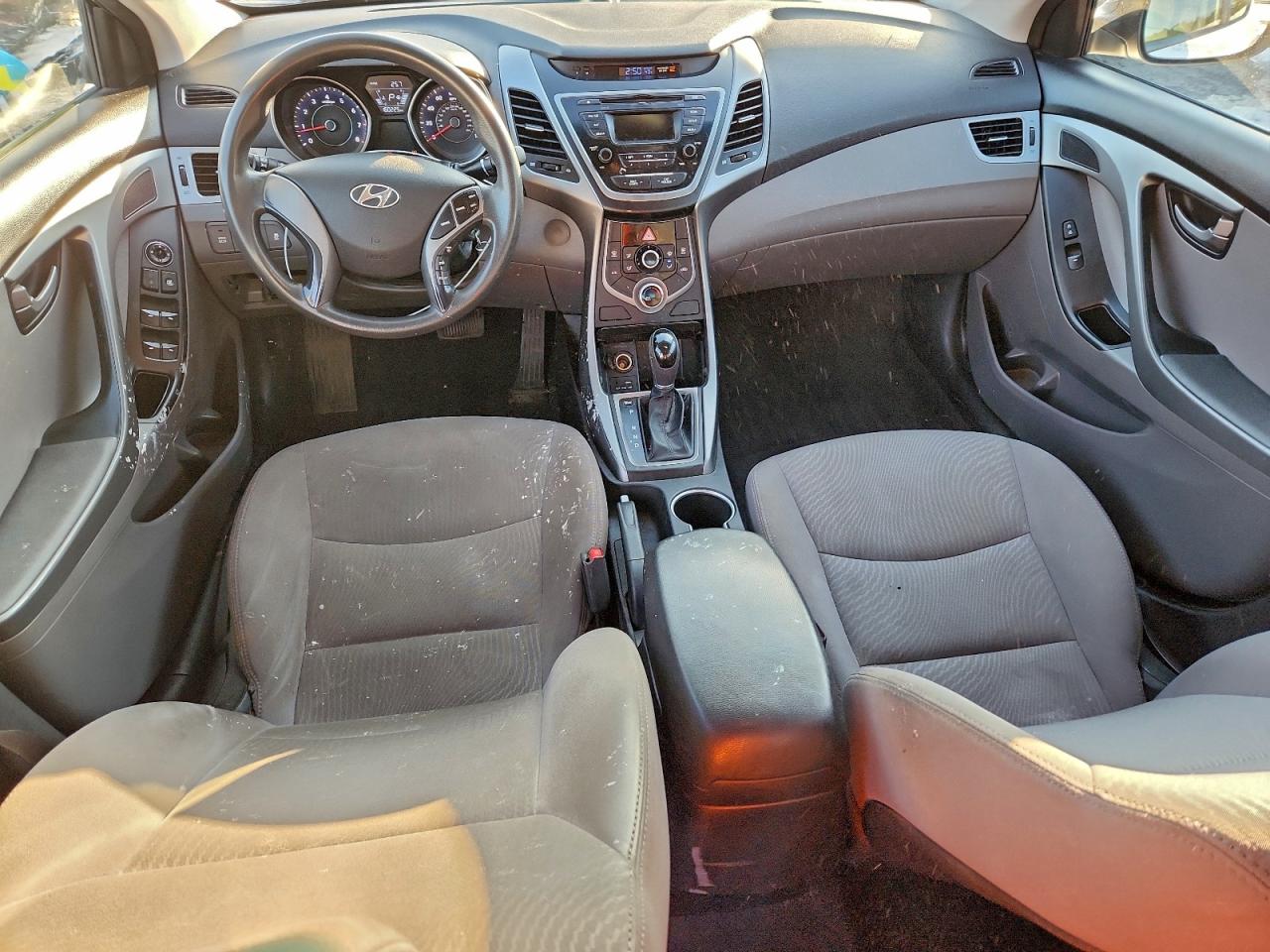 2014 HYUNDAI ELANTRA SE photo 26