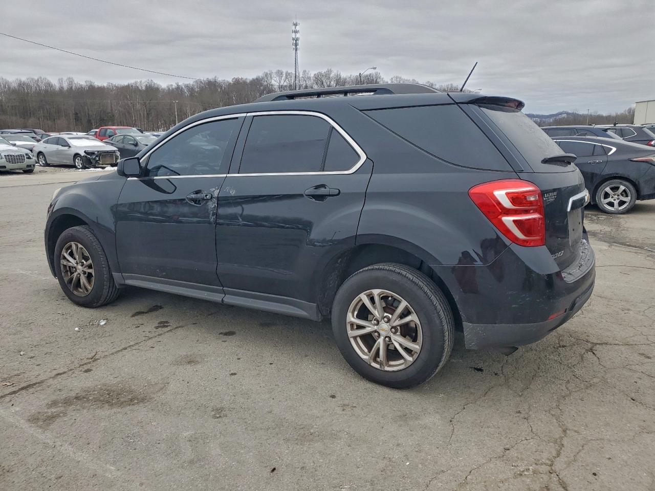 2017 CHEVROLET EQUINOX LT photo 4