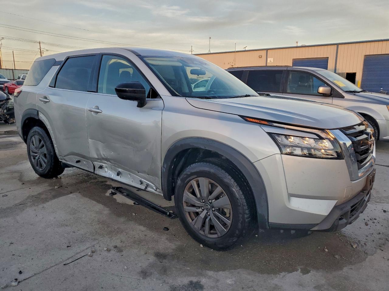 2023 NISSAN PATHFINDER S photo 4