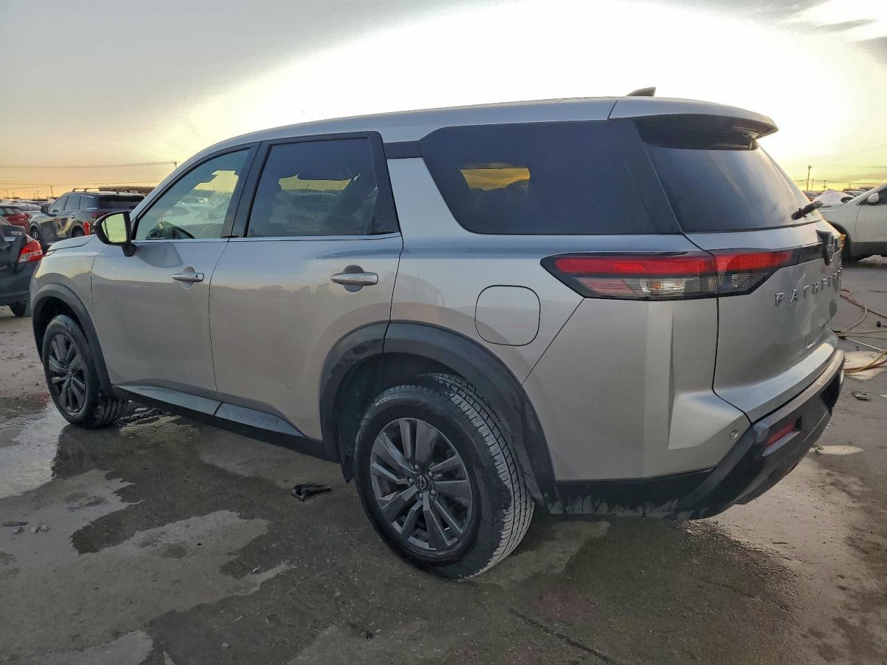 2023 NISSAN PATHFINDER S photo 2