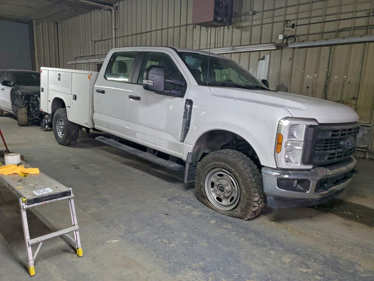 2024 FORD F350 SUPER DUTY UTILITY / SERVICE TRUCK photo 4