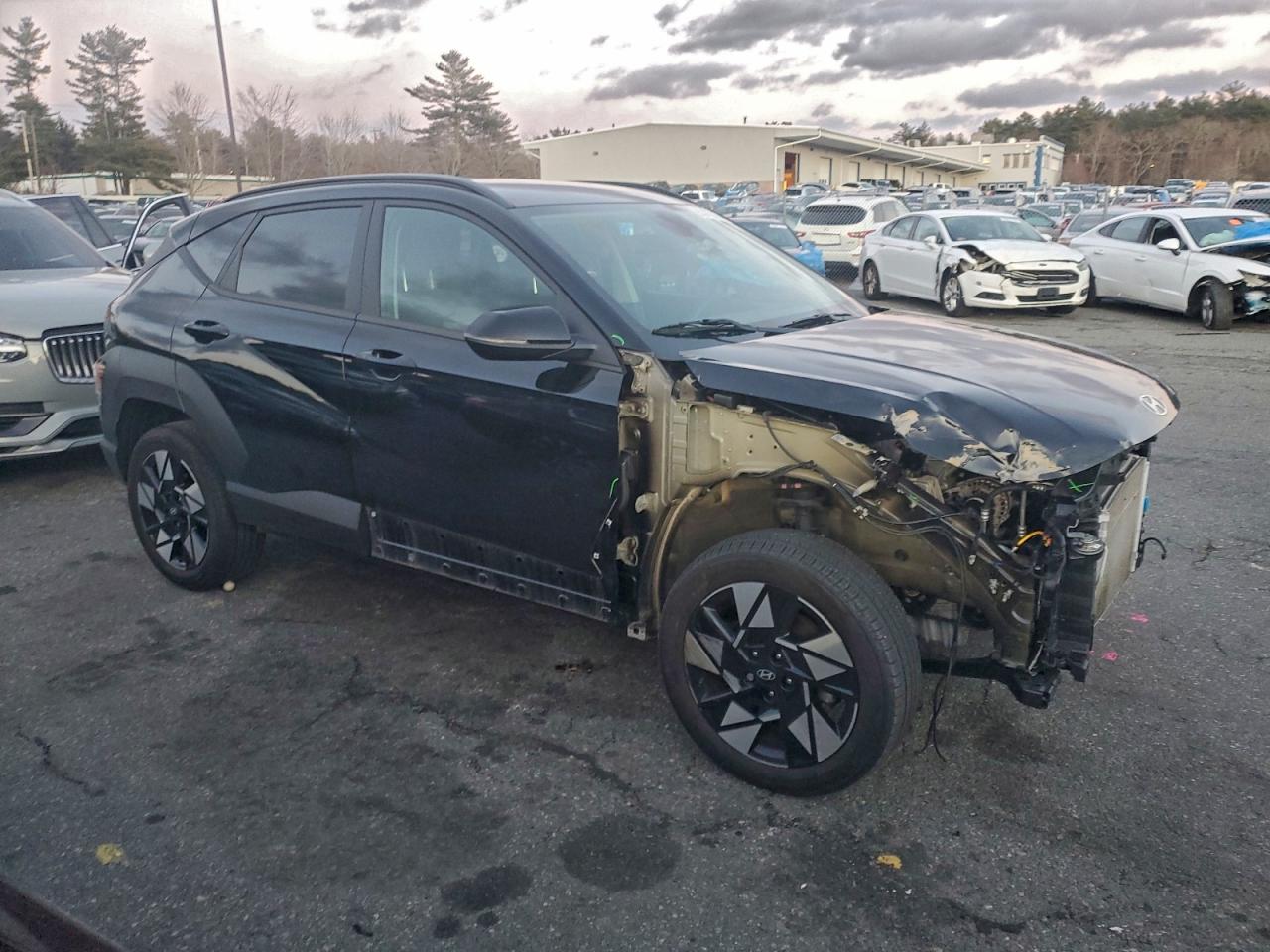 2024 HYUNDAI KONA SEL photo 4