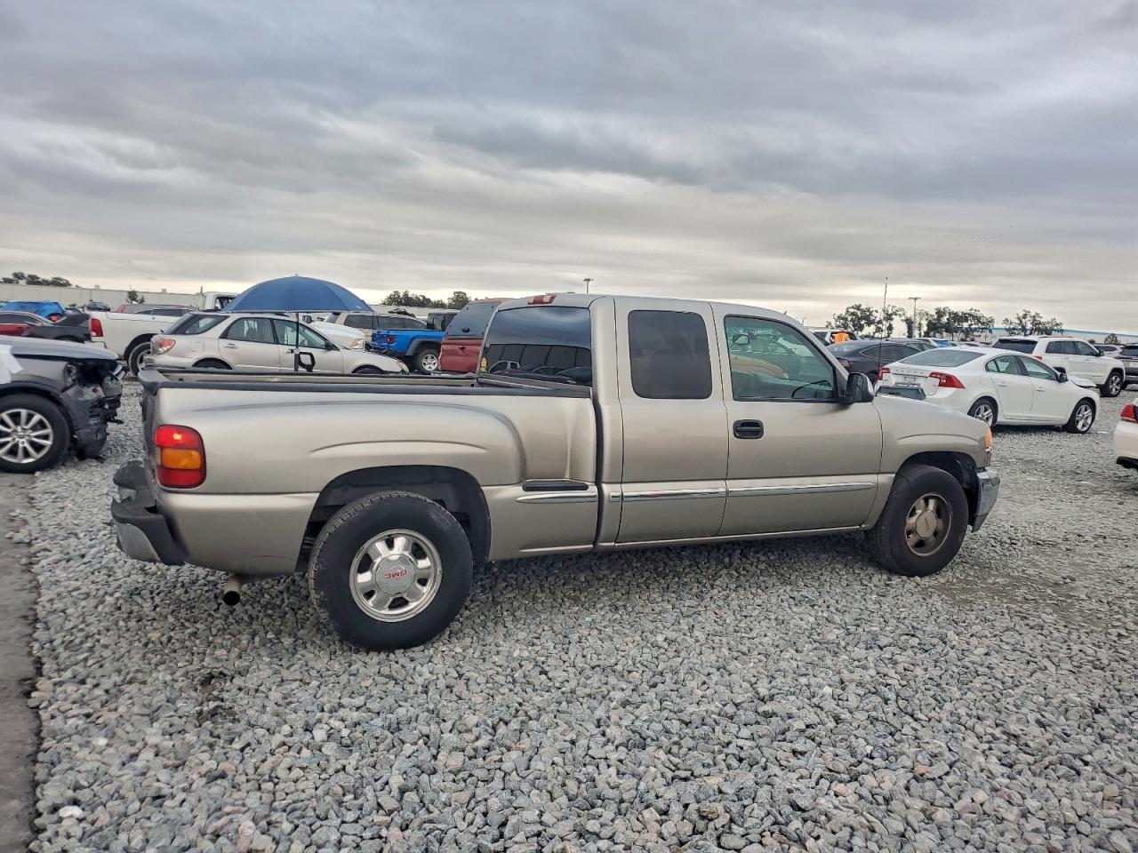 2001 GMC NEW SIERRA C1500 photo 3