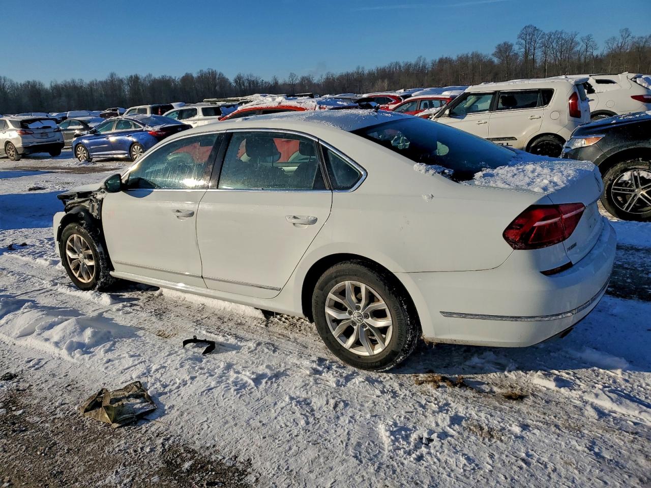 2017 VOLKSWAGEN PASSAT S photo 2