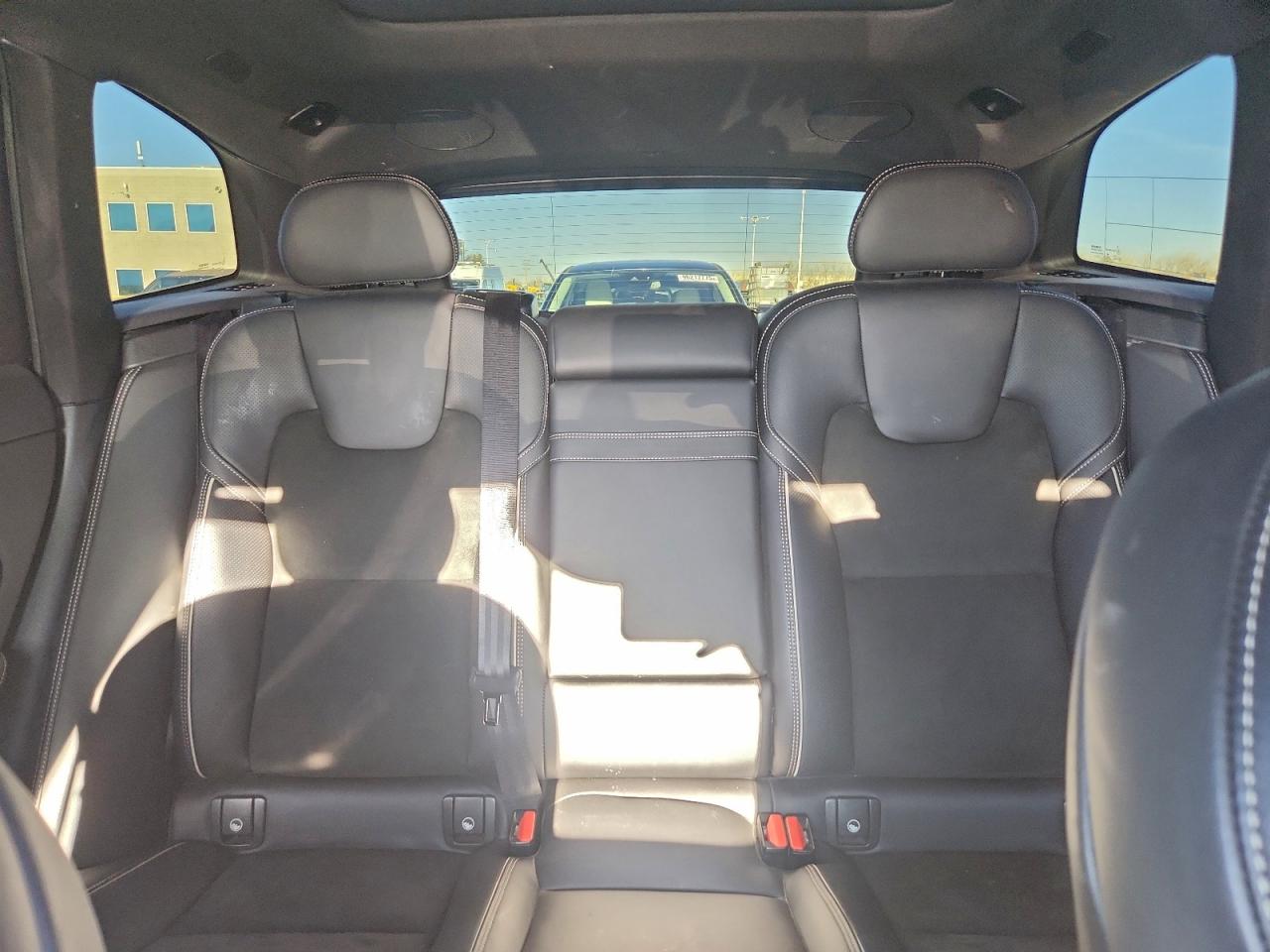2019 VOLVO XC60 T8 R-DESIGN photo 10