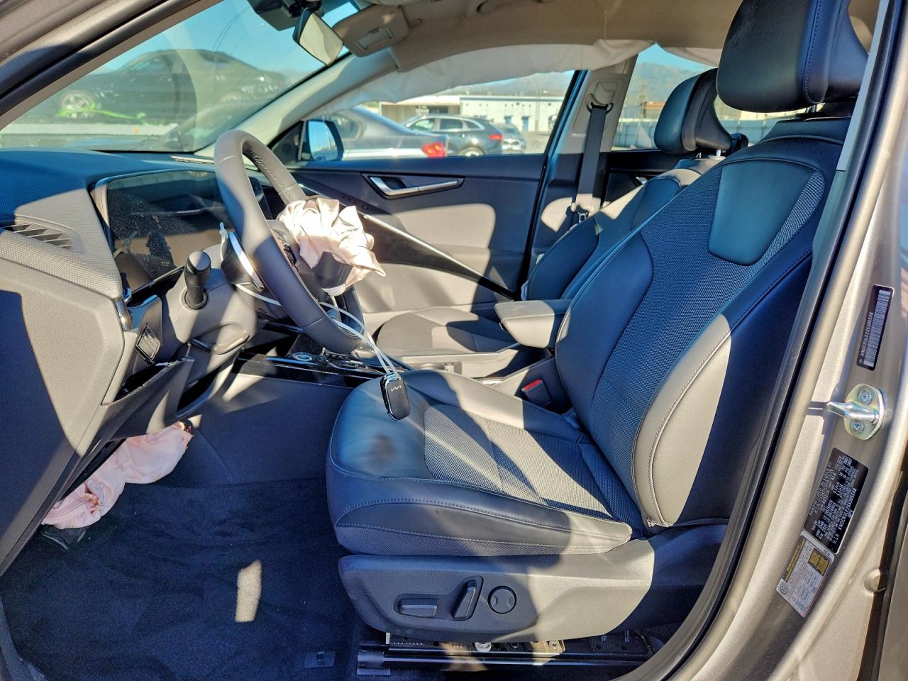 2025 KIA NIRO EX photo 7