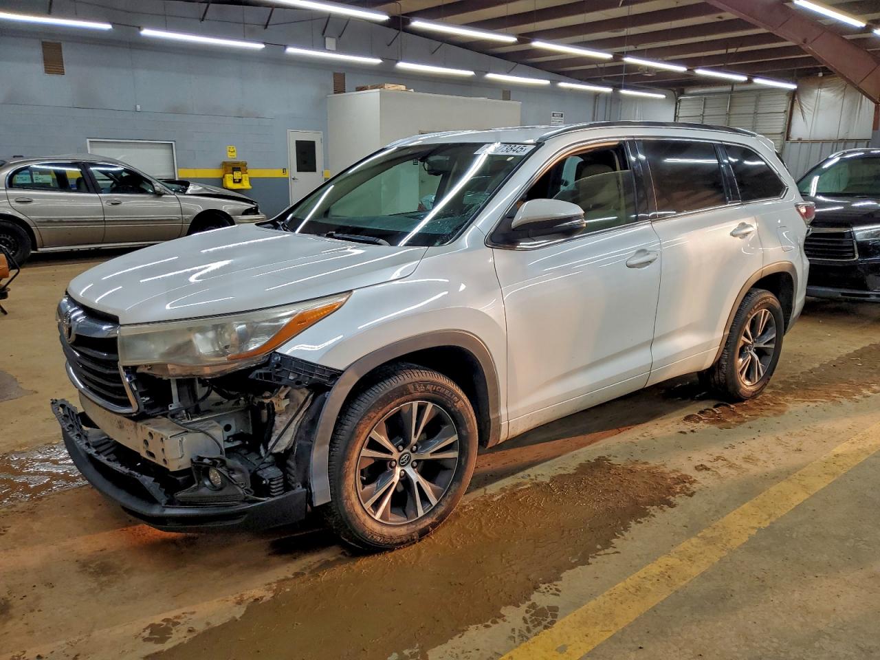 2016 TOYOTA HIGHLANDER