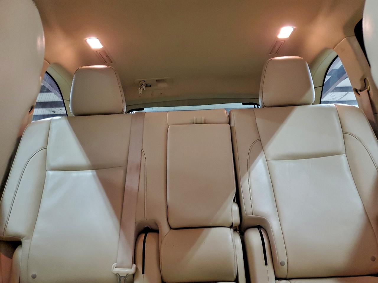 2016 TOYOTA HIGHLANDER XLE photo 10