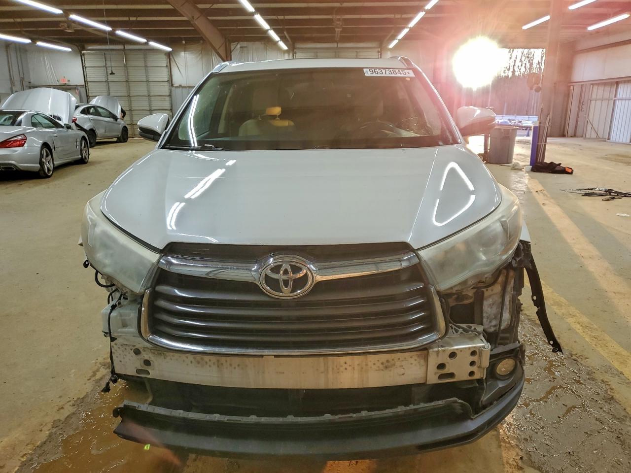 2016 TOYOTA HIGHLANDER XLE photo 5