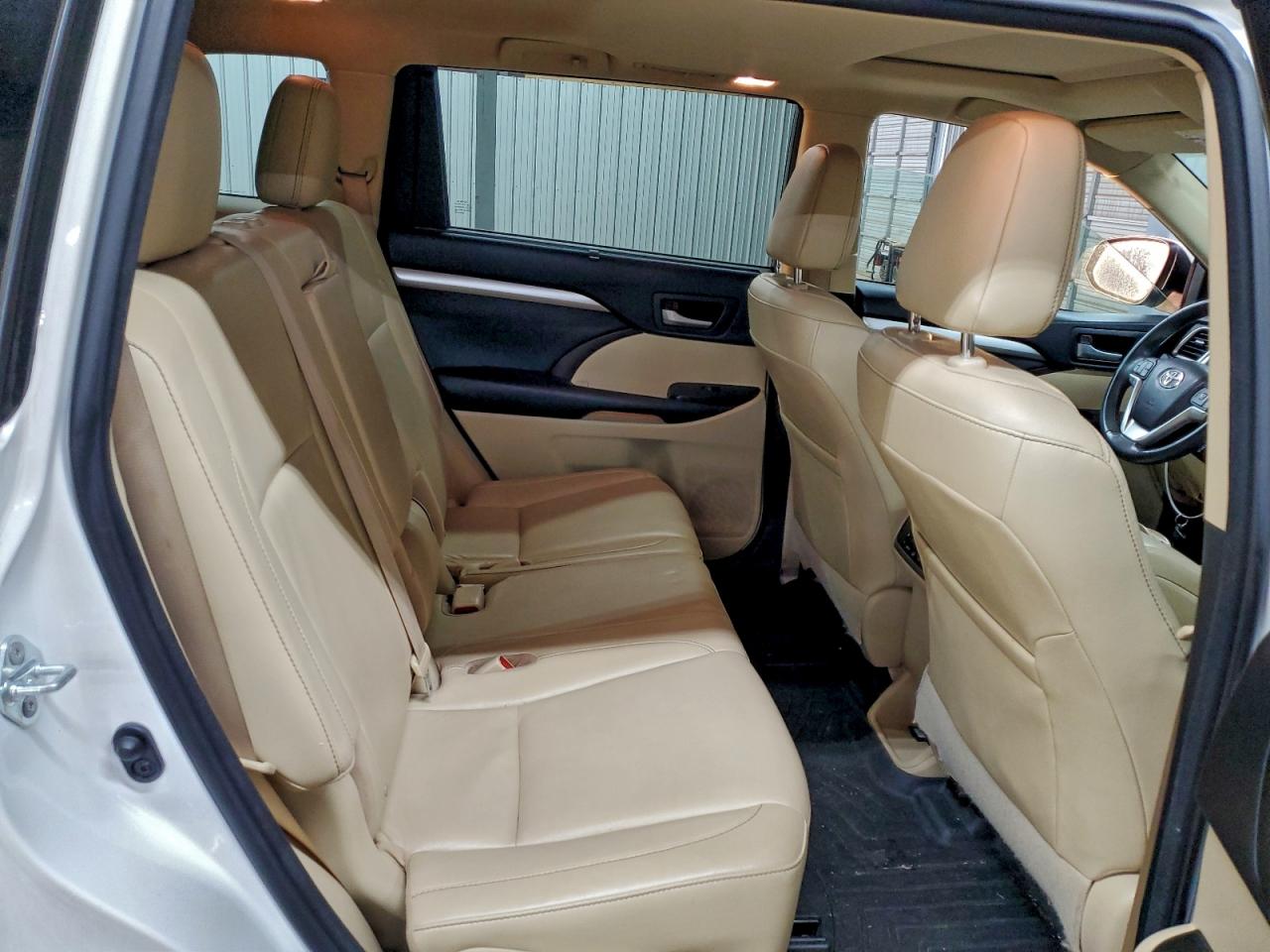 2016 TOYOTA HIGHLANDER XLE photo 11