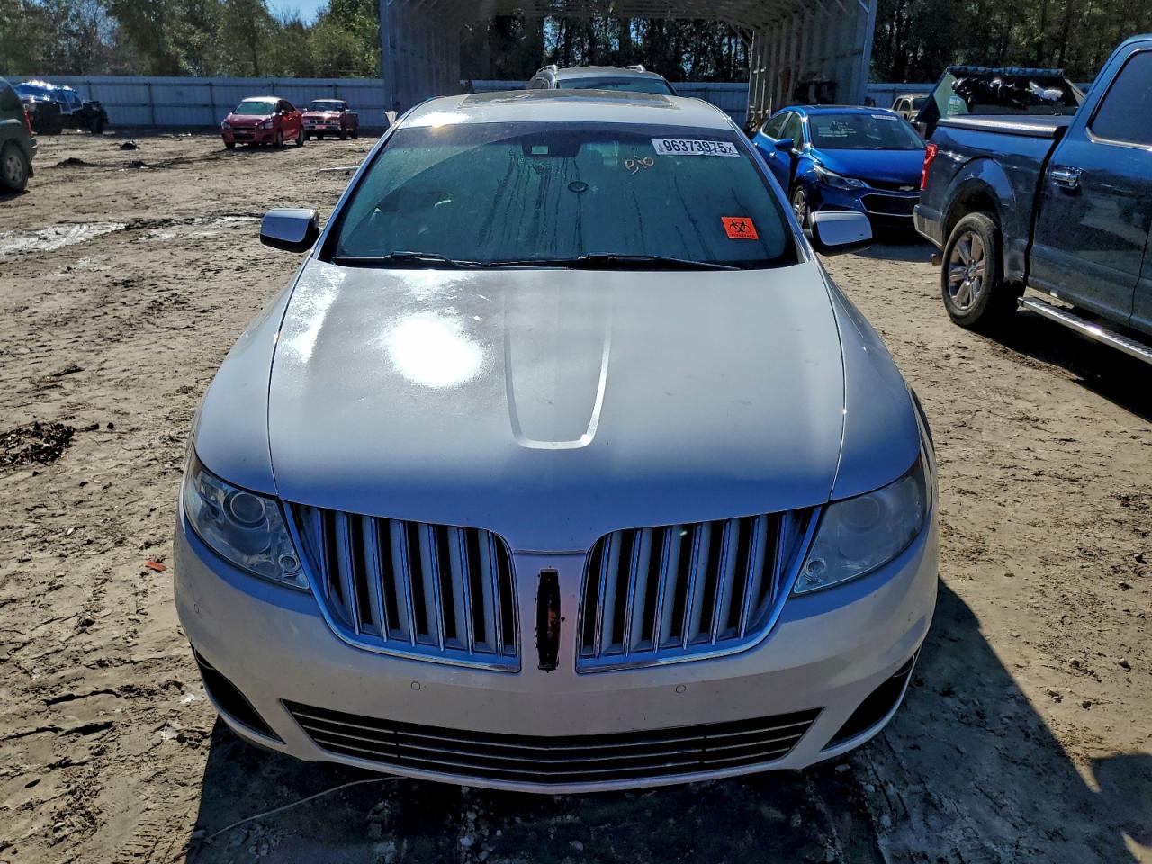 2010 LINCOLN MKS photo 9