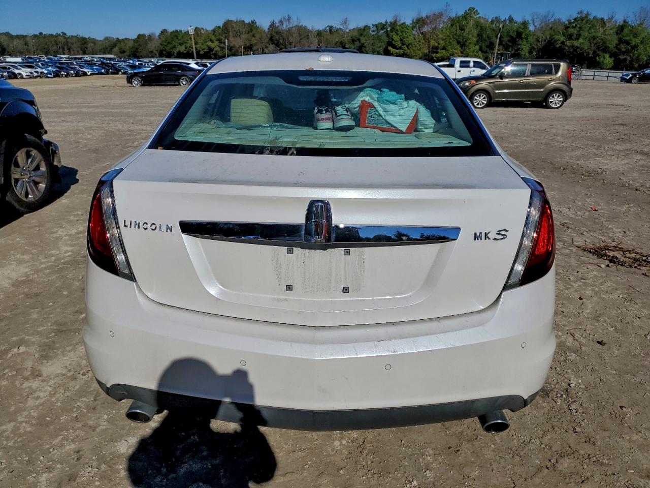 2010 LINCOLN MKS photo 11