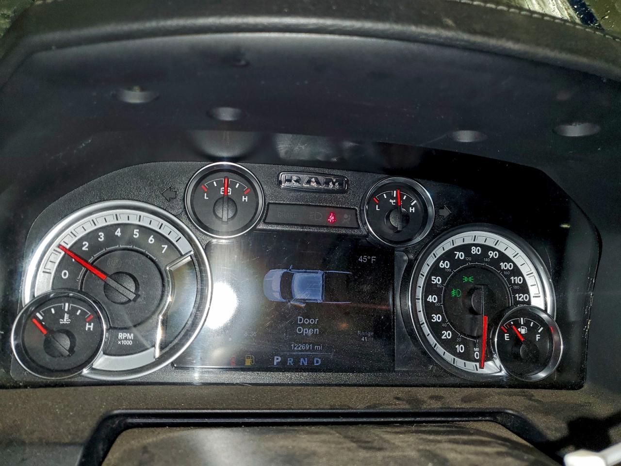 2017 RAM 1500 SPORT photo 9