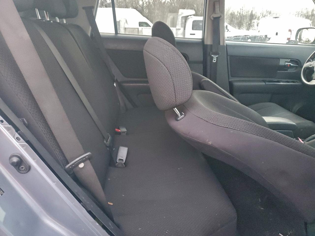 2010 TOYOTA SCION XB photo 21