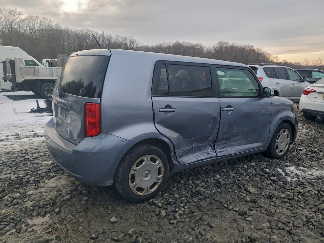 2010 TOYOTA SCION XB photo 5