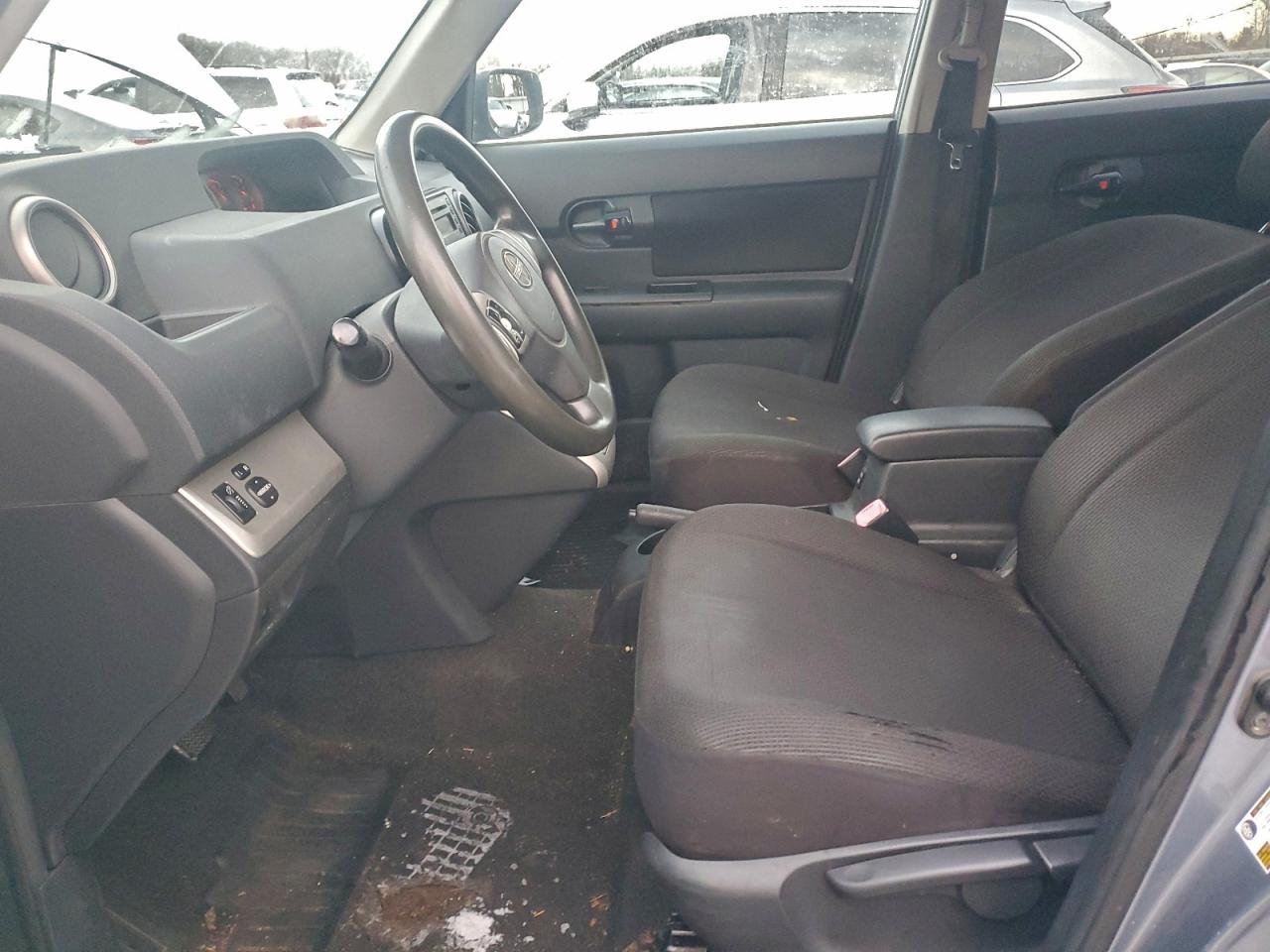 2010 TOYOTA SCION XB photo 13