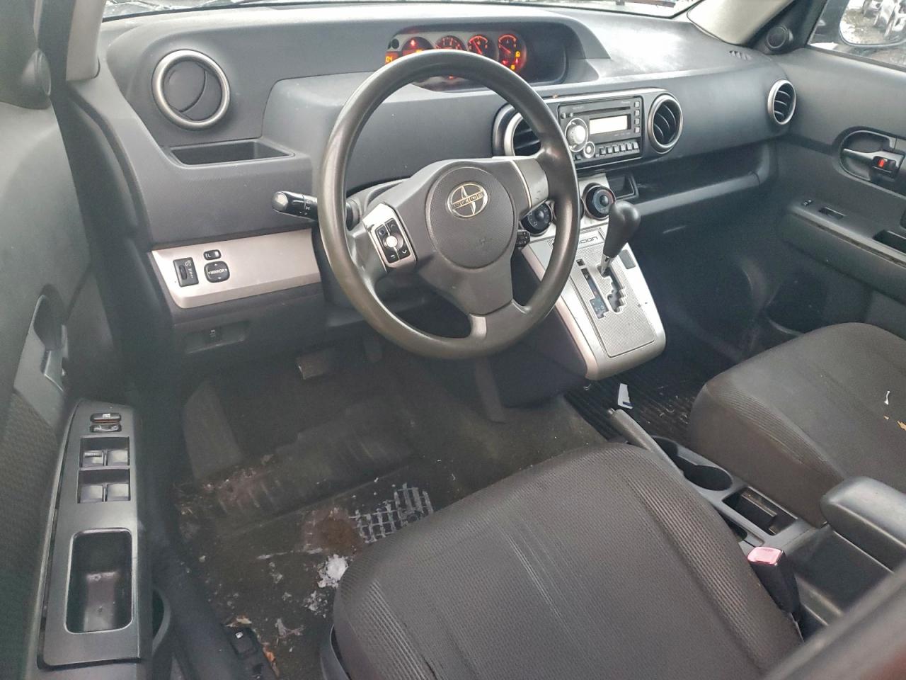 2010 TOYOTA SCION XB photo 15