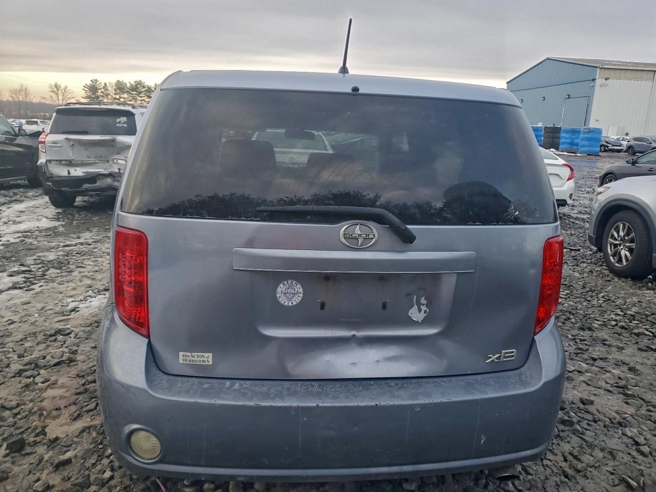 2010 TOYOTA SCION XB photo 11