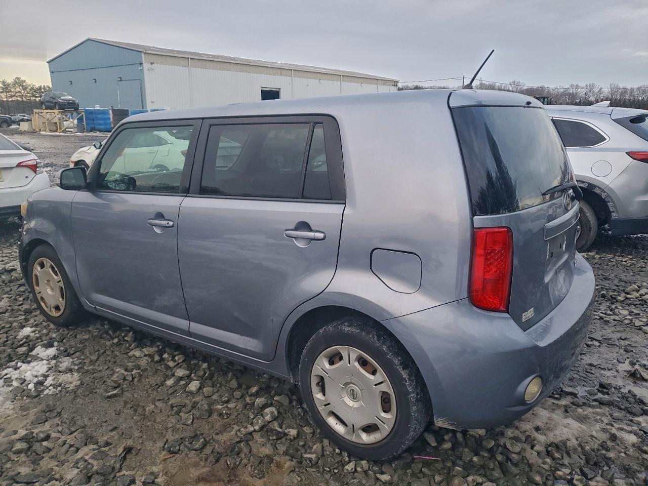 2010 TOYOTA SCION XB photo 3