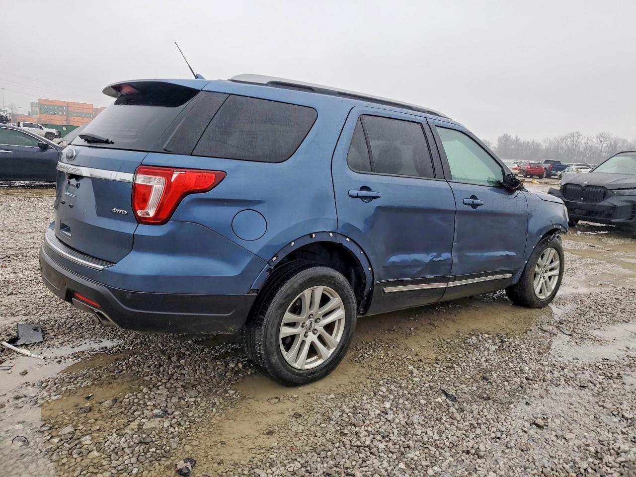 2018 FORD EXPLORER XLT photo 5