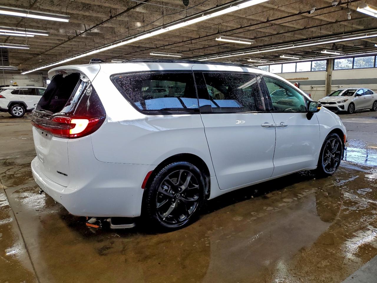 2025 CHRYSLER PACIFICA LIMITED photo 3
