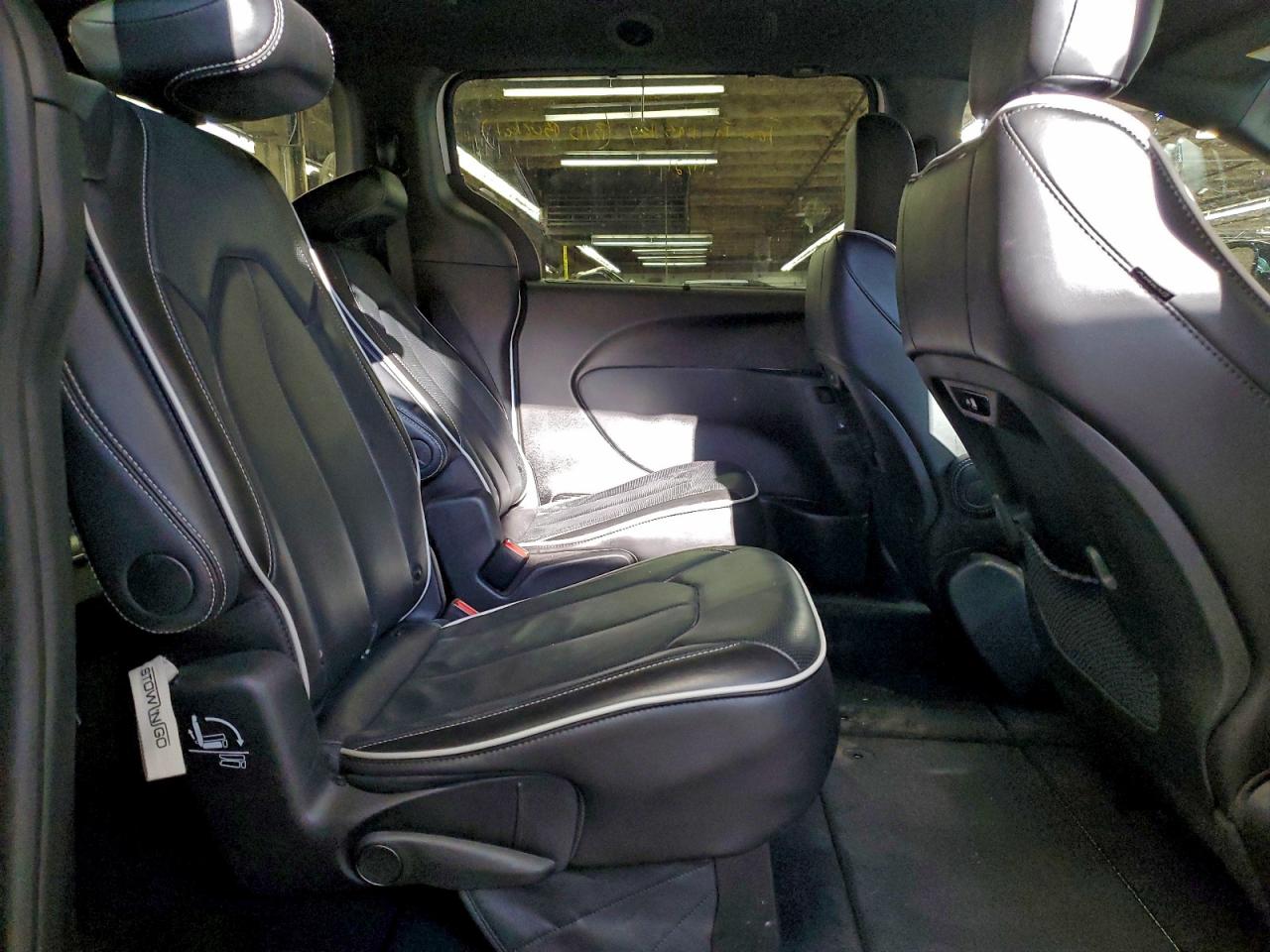 2025 CHRYSLER PACIFICA LIMITED photo 11