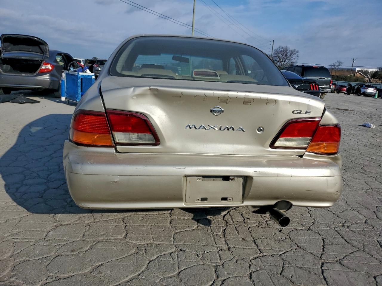 1999 NISSAN MAXIMA GLE photo 6