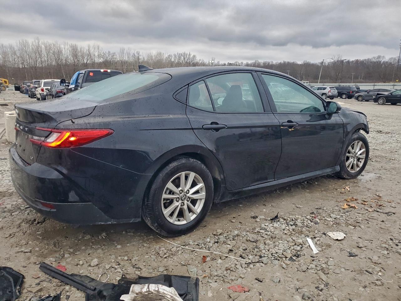2025 TOYOTA CAMRY XSE photo 3