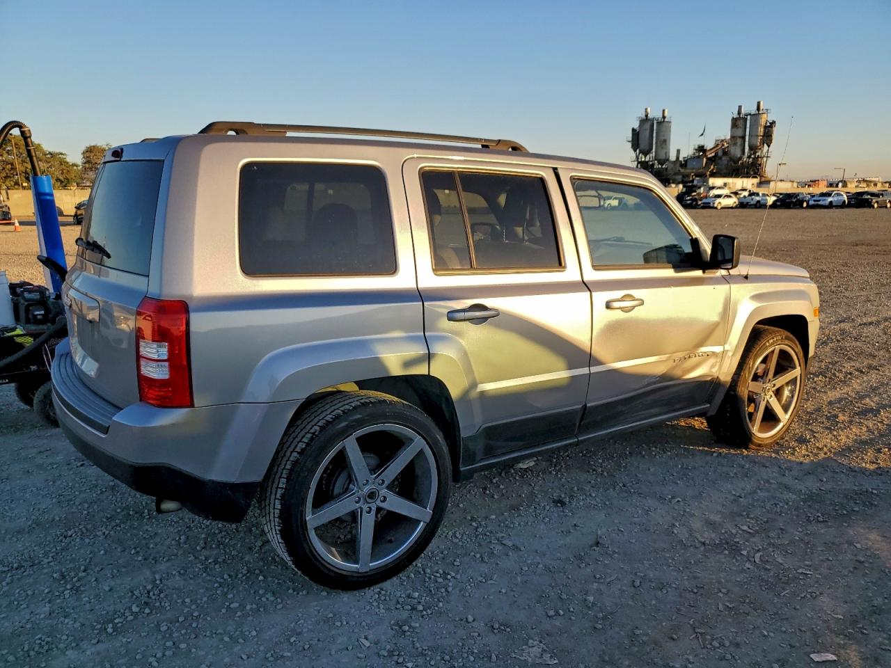 2017 JEEP PATRIOT SPORT photo 3
