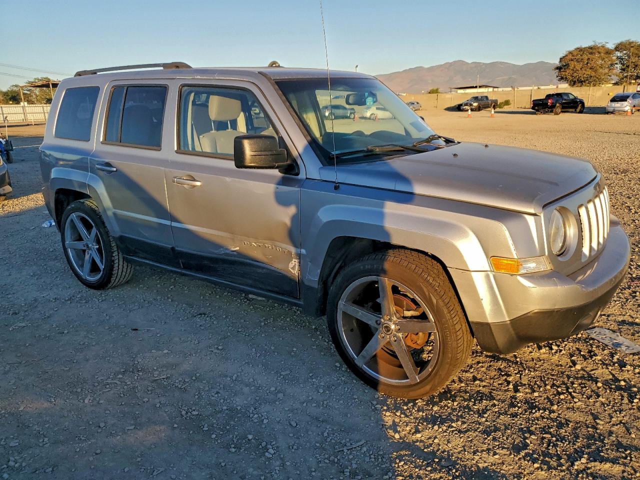 2017 JEEP PATRIOT SPORT photo 4
