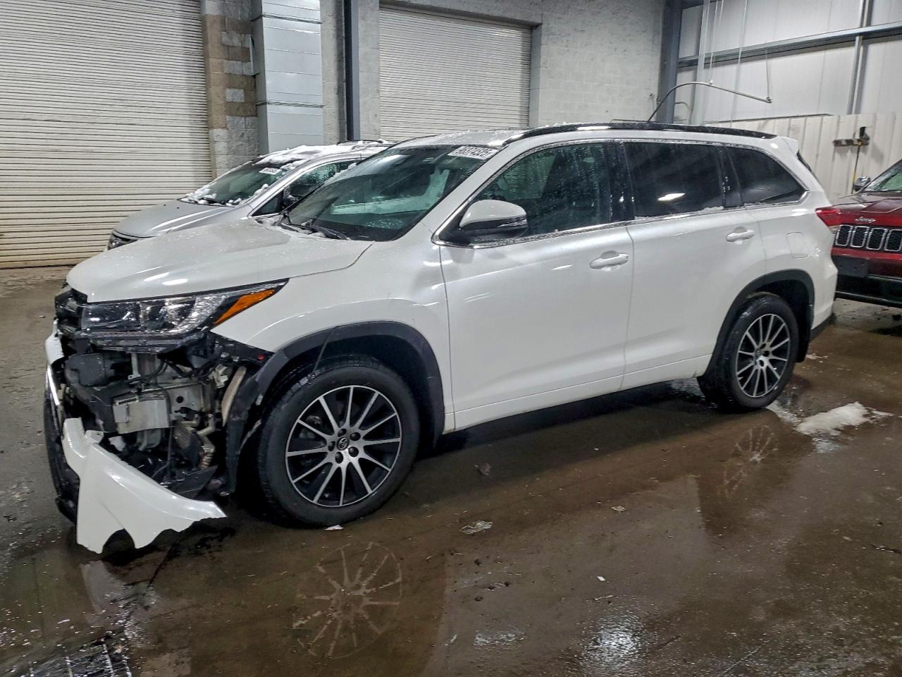 2017 TOYOTA HIGHLANDER