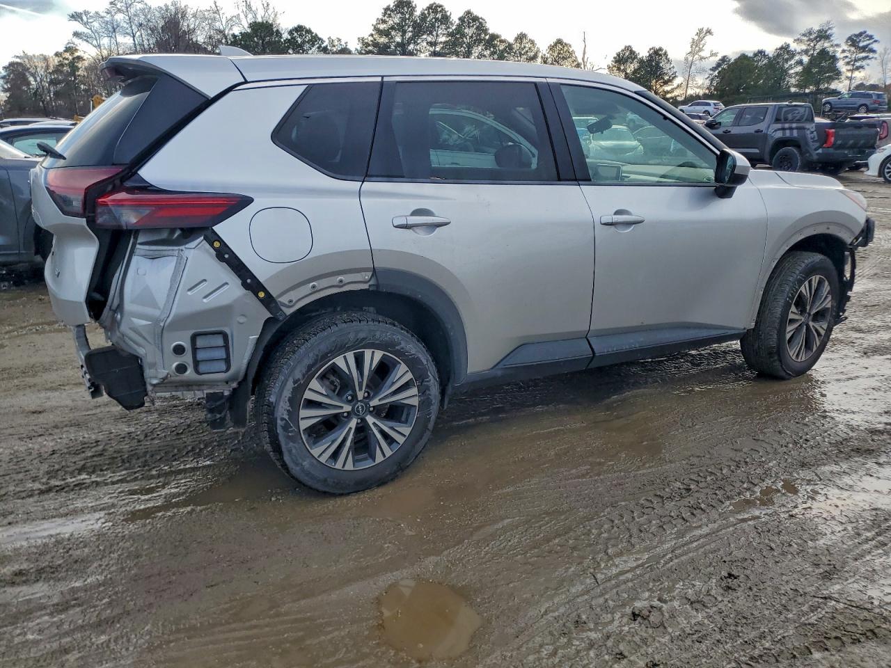 2023 NISSAN ROGUE SV photo 3
