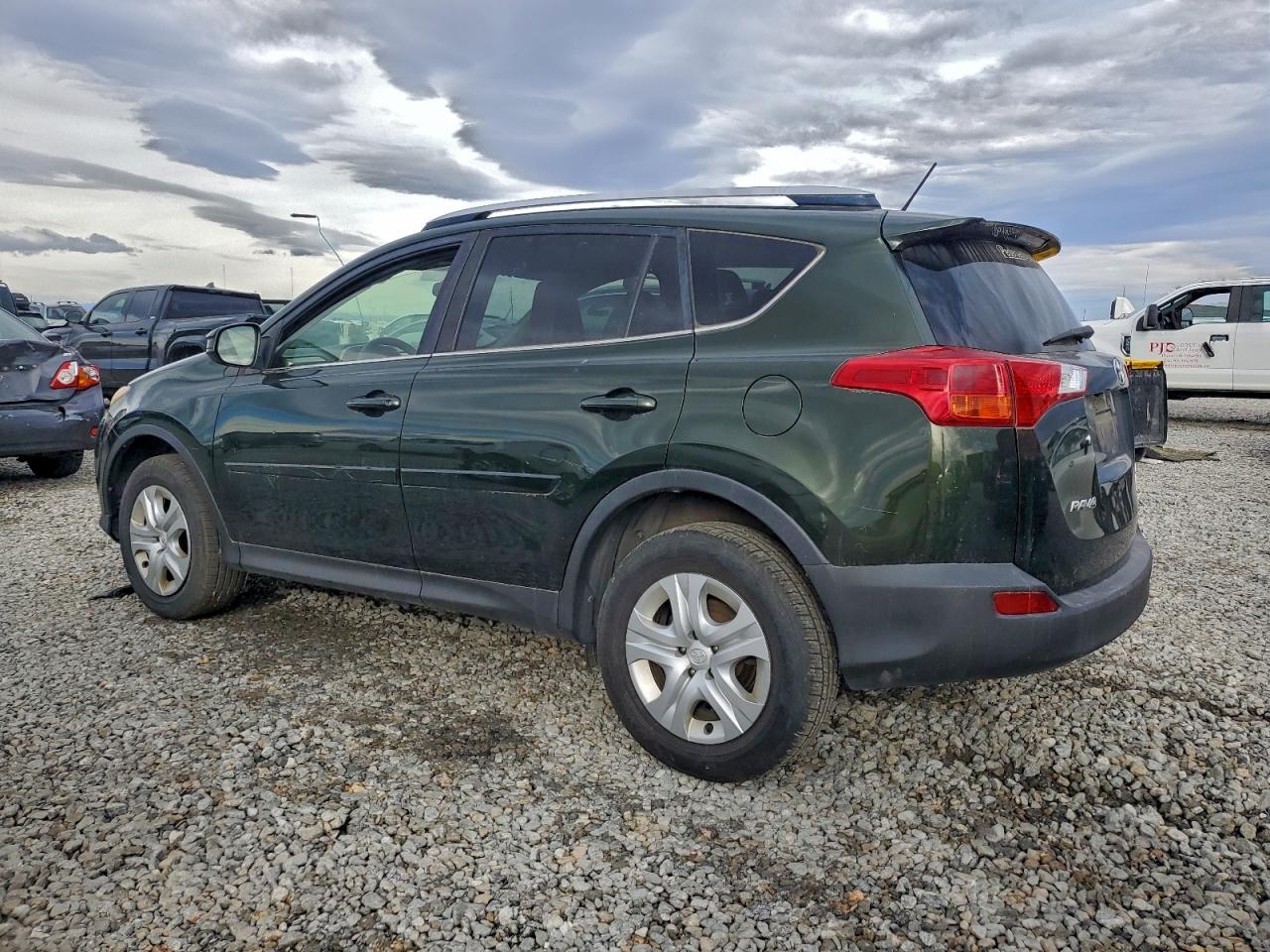 2013 TOYOTA RAV4 LE photo 2