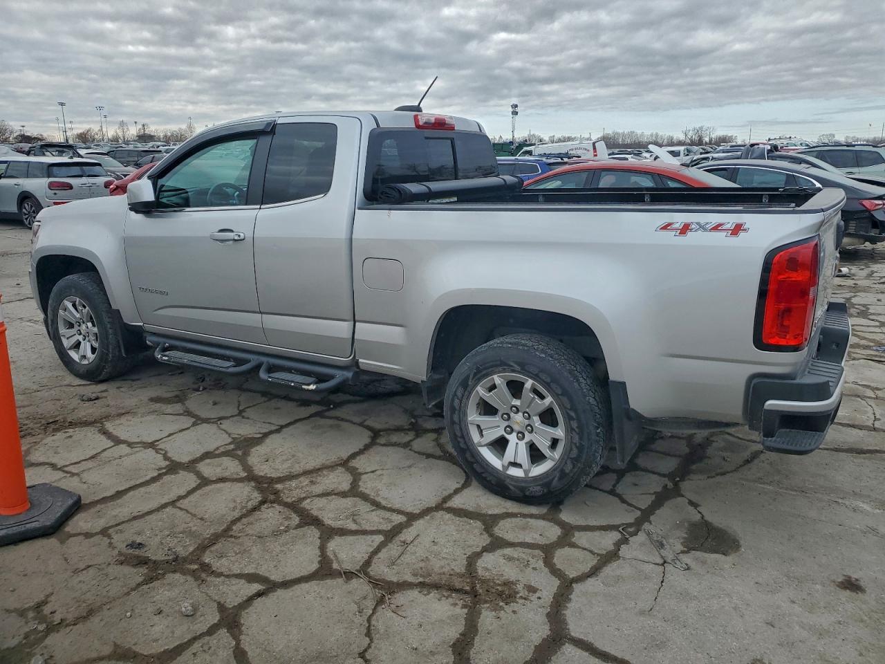 2018 CHEVROLET COLORADO LT photo 2