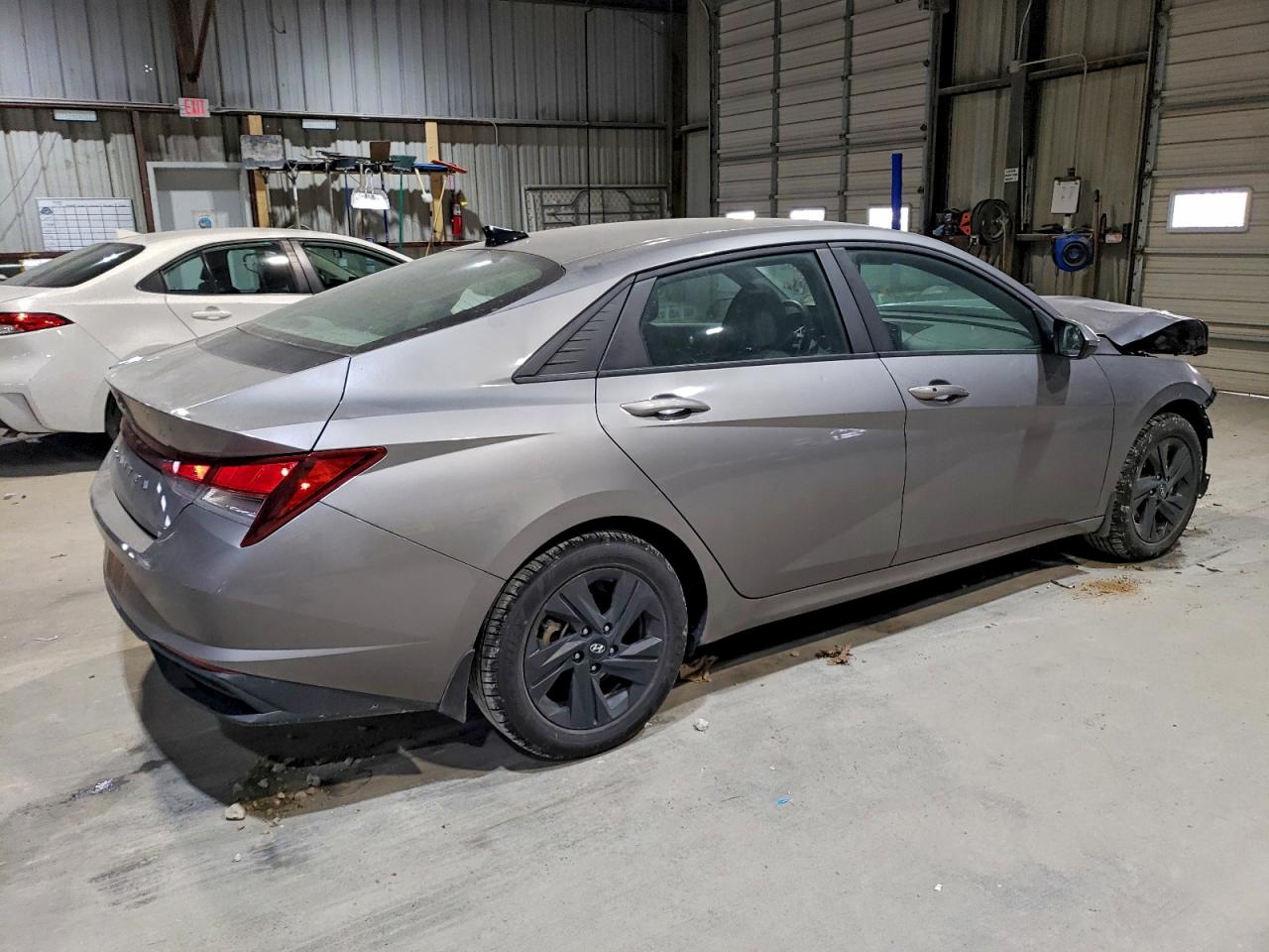 2023 HYUNDAI ELANTRA SEL photo 3