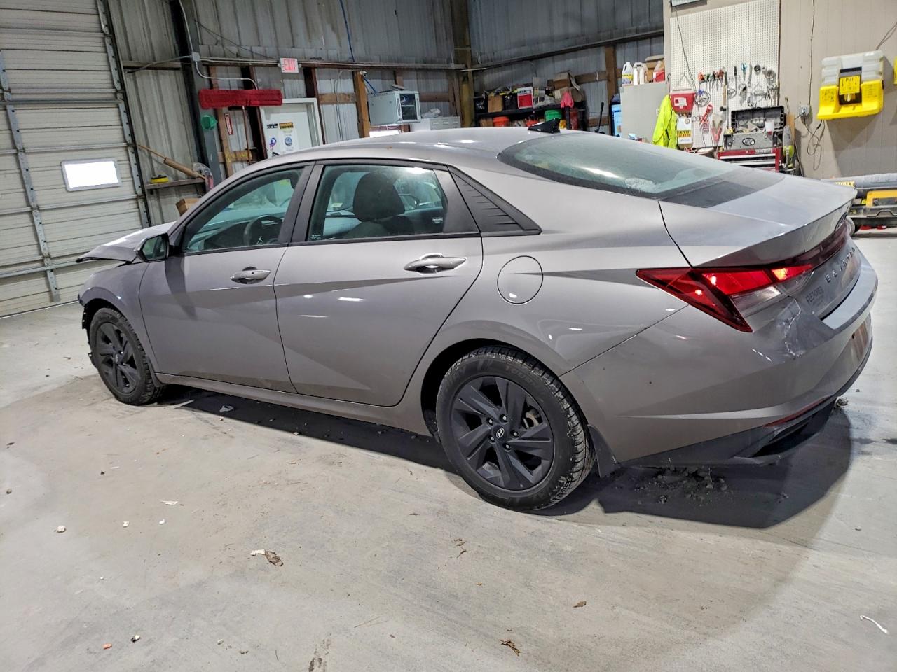 2023 HYUNDAI ELANTRA SEL photo 2