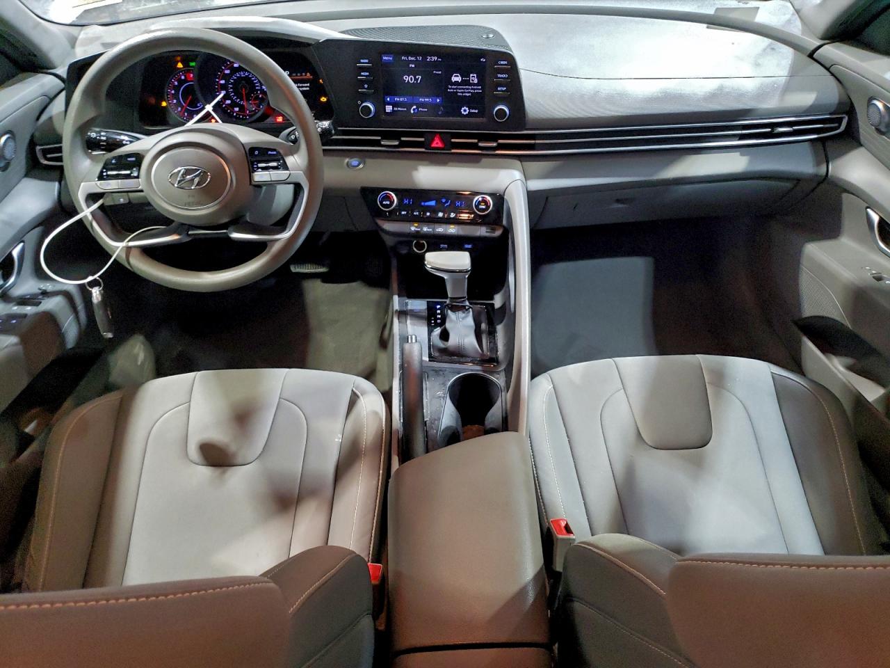 2023 HYUNDAI ELANTRA SEL photo 8