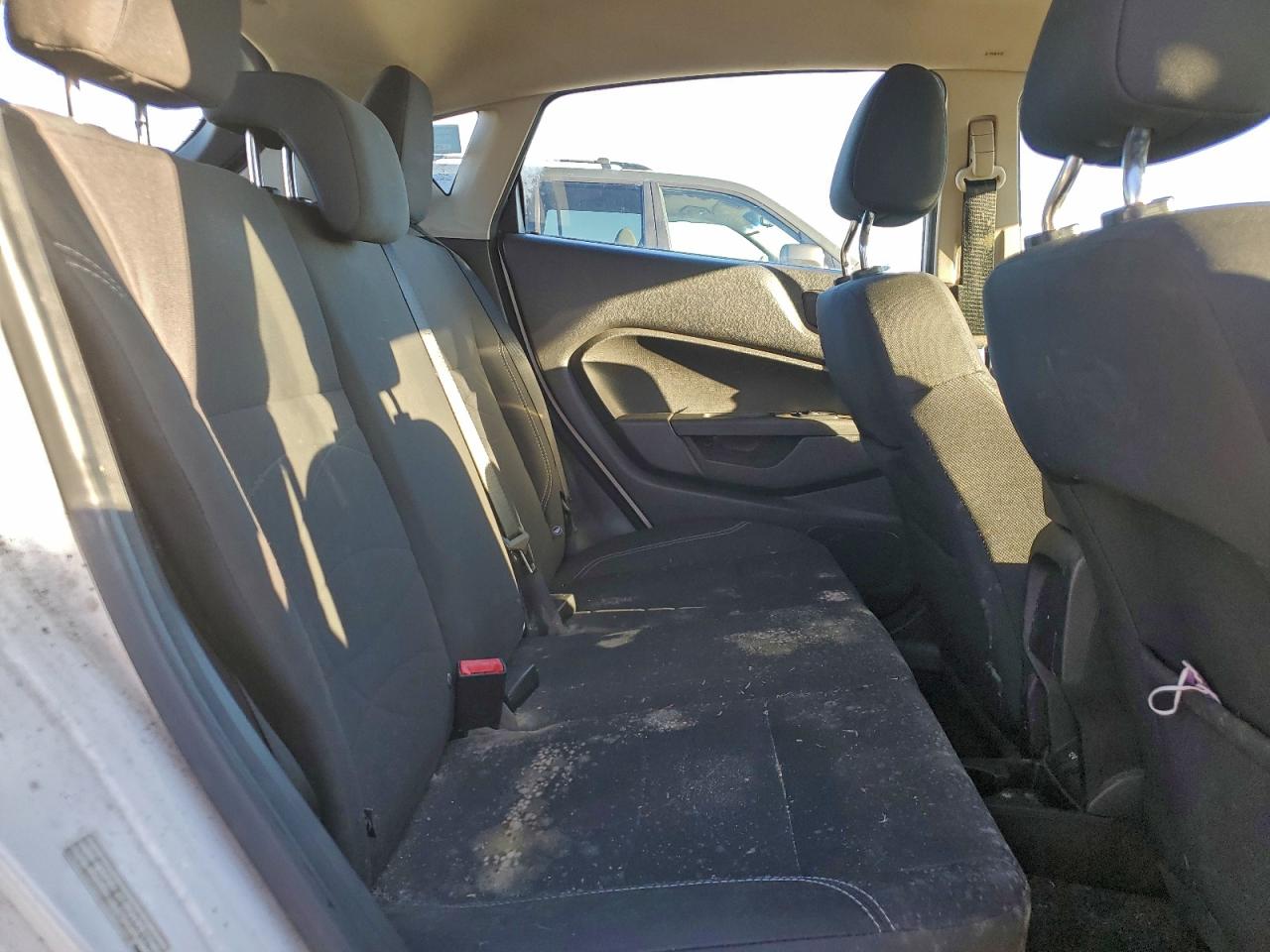 2016 FORD FIESTA SE photo 10