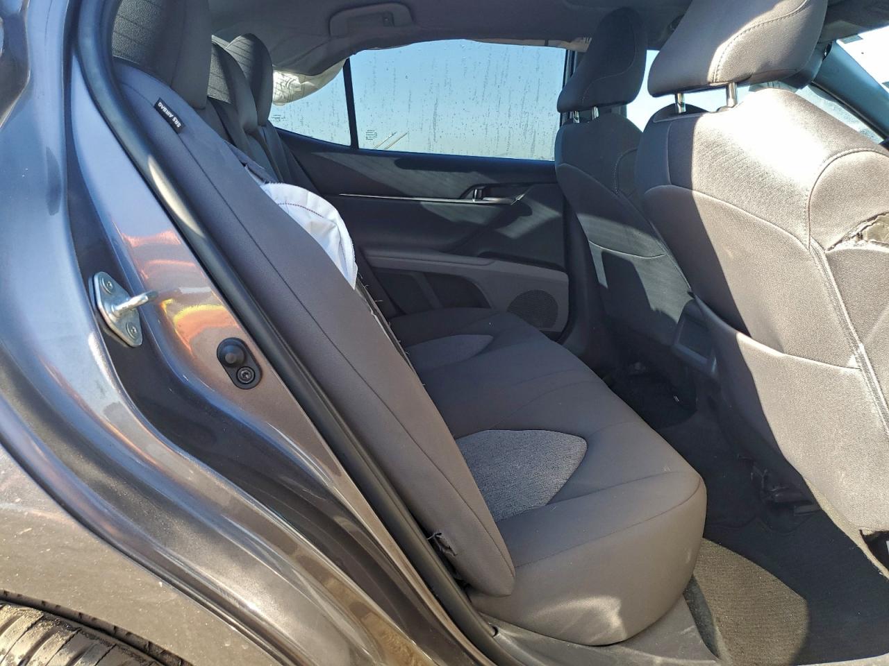 2023 TOYOTA CAMRY LE photo 10