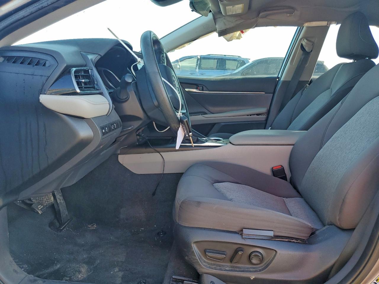 2023 TOYOTA CAMRY LE photo 7