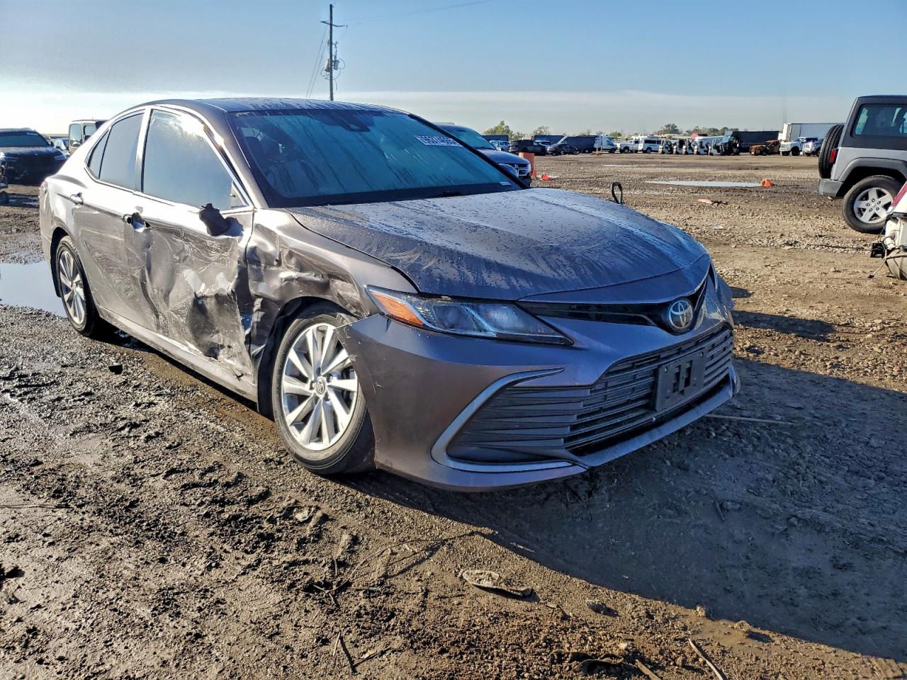 2023 TOYOTA CAMRY LE photo 4