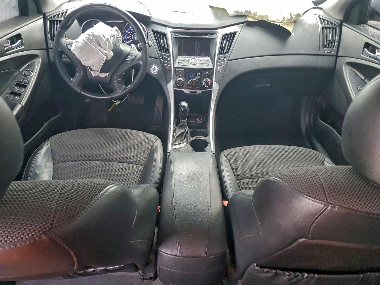 2011 HYUNDAI SONATA SE photo 8