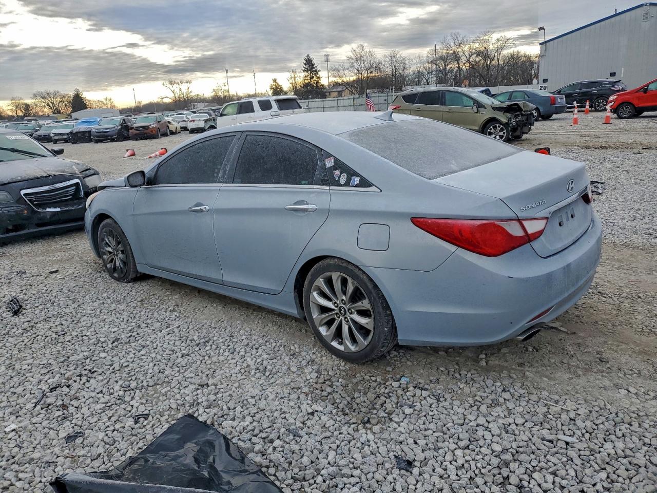 2011 HYUNDAI SONATA SE photo 2