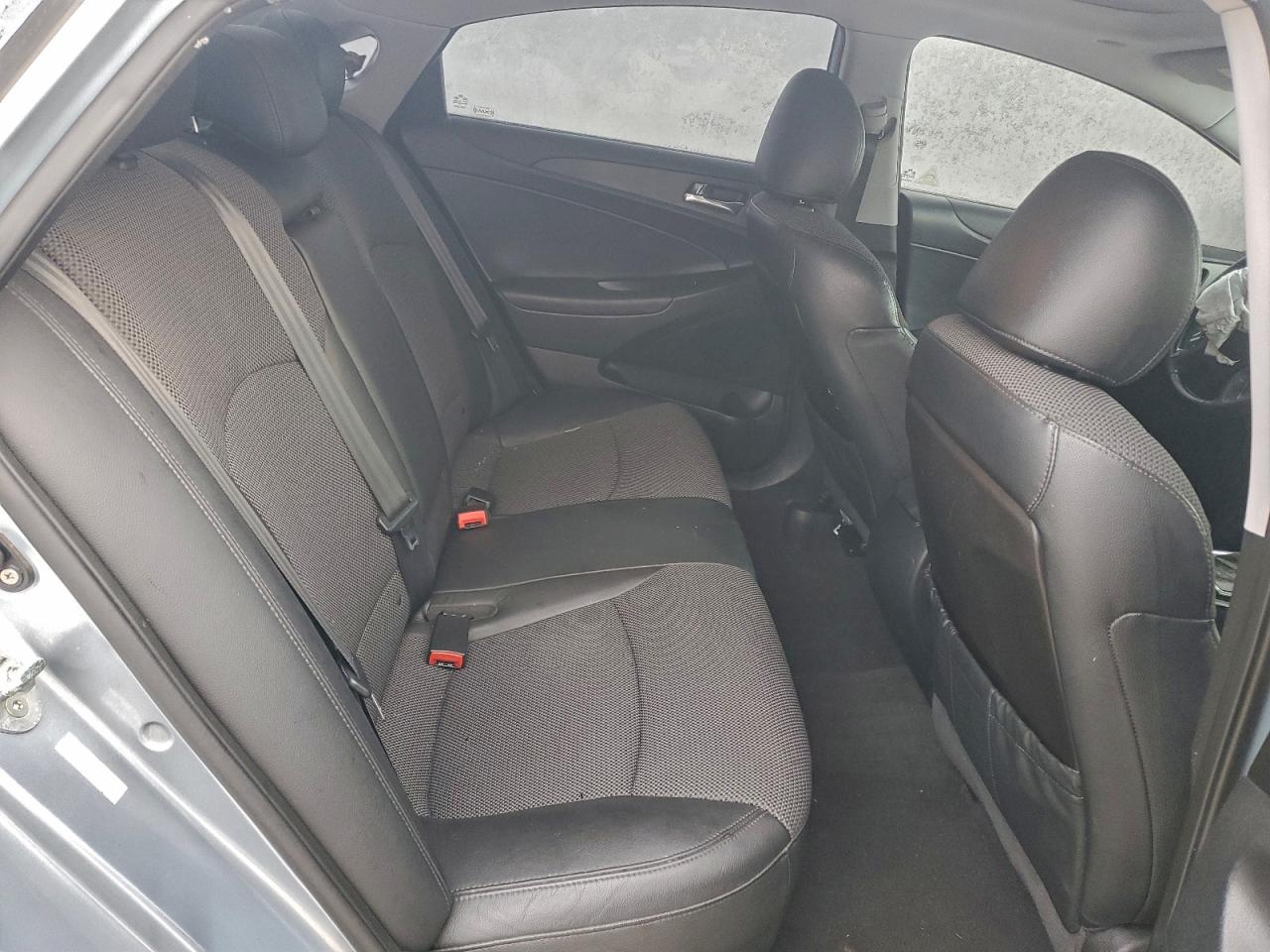 2011 HYUNDAI SONATA SE photo 10