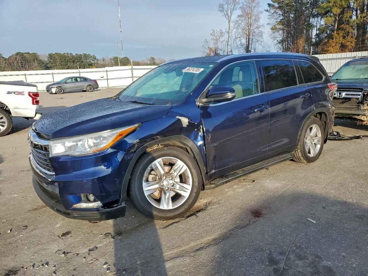 2014 TOYOTA HIGHLANDER