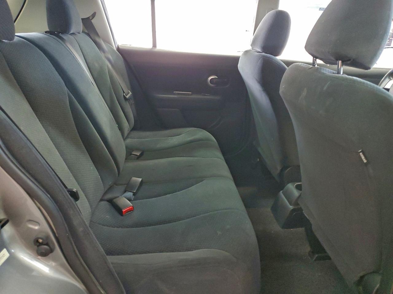 2012 NISSAN VERSA S photo 10